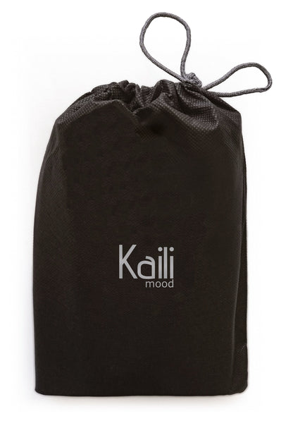 K0023AB | Canvas/Vera Leather Notebook Backpack, full grain, flyaway - Black Color. Nickel Antique accessories, Zipper closure. Dimensions: 29 x 40 x15 cm. Packaging: Tnt bag