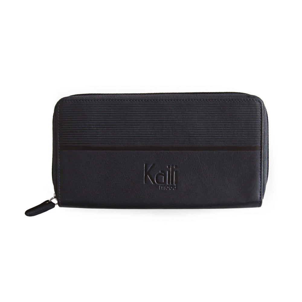 K10438DB | Women's wallet in genuine smooth, full-grain leather. Blue color. Allover hot stamping. Size when closed: 18.5 x 10 x 2.5 cm. Packaging: hard bottom/cover Gift Box