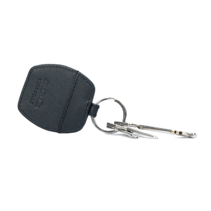K10854AB | Saffiano Vera Pelle keychain. Black color. Polished Nickel key ring. Total dimensions: 5.5 x 9.5 x 0.5 cm. Packaging: hard bottom/cover Gift Box