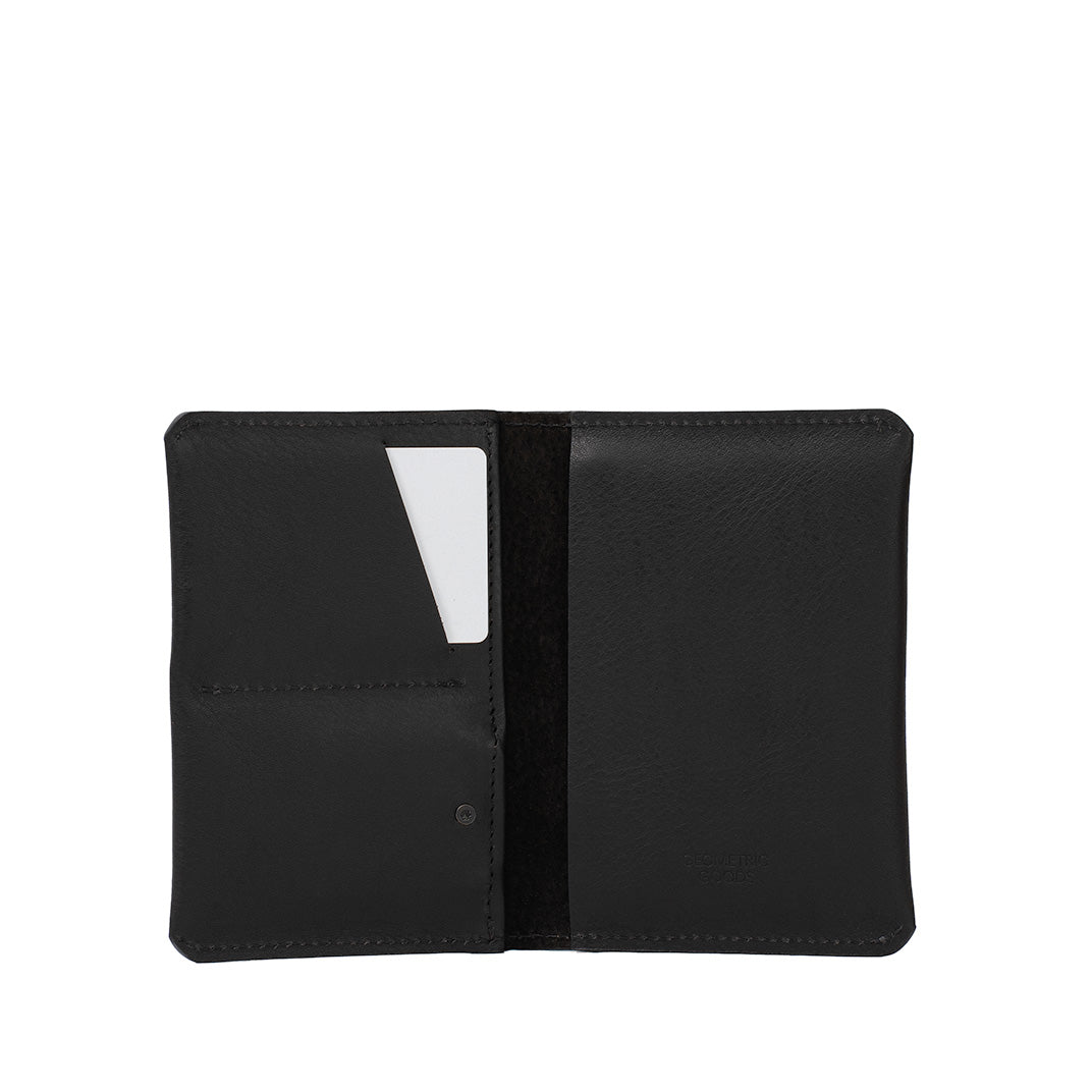 Leather Passport Holder 2.1 for AirTag | RFID Blocking