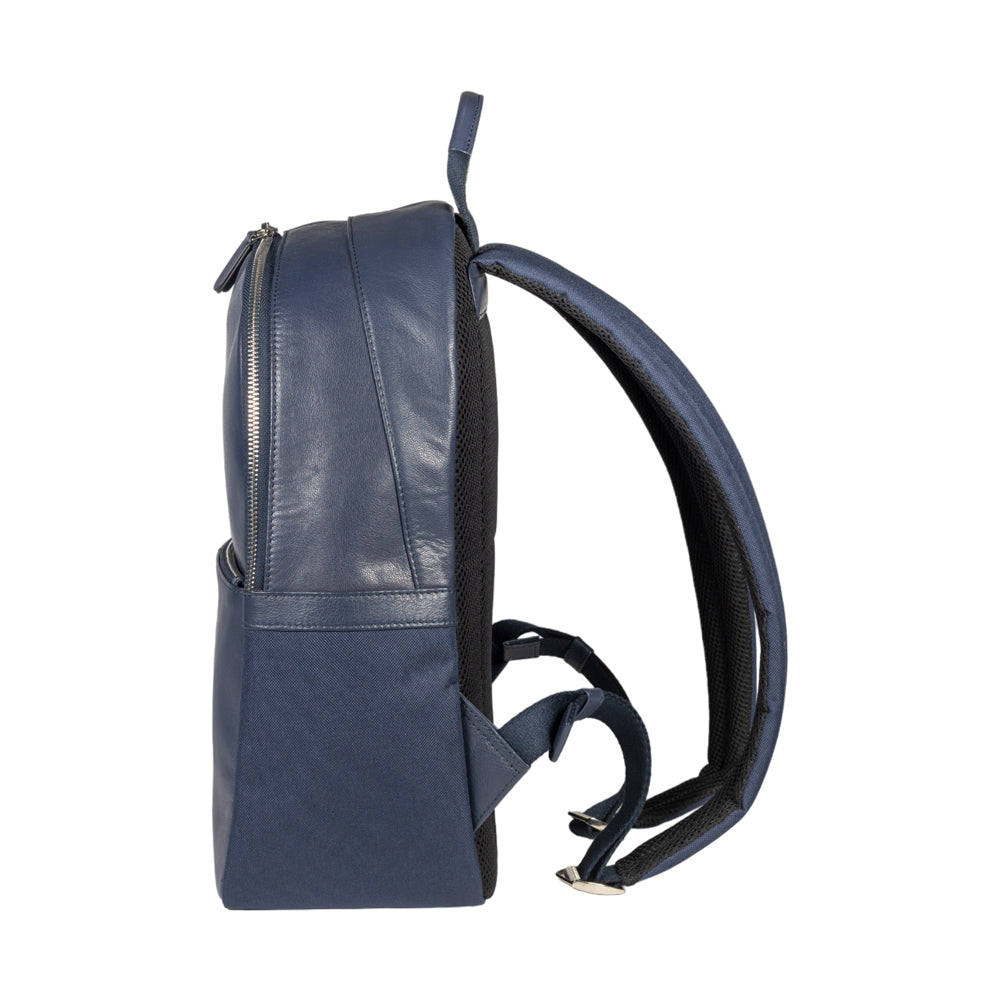 RB2001D | Netbook/Tablet Carrier Backpack in Nylon/Vera Leather, with light grain. Zipper closure and adjustable shoulder straps - Blue color - Dimensions: 27 x 38 x 14 cm. Packaging: Non-Woven Fabric Bag